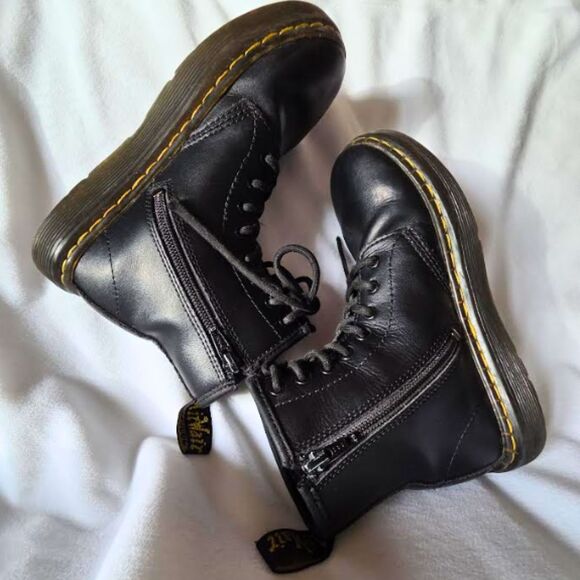 Dr. Martens I Youth Size 2 I Leather Lace Up Combat Boots AirWair I Black - Picture 7 of 11